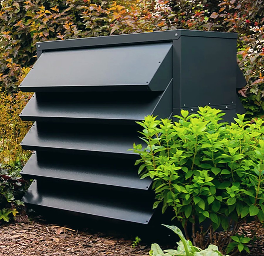 Coffre acoustique Silensia installé dans un jardin